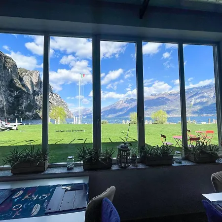 坎皮奥尤尼维拉旅馆