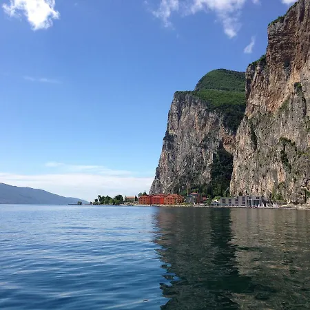 坎皮奥尤尼维拉旅馆 旅馆